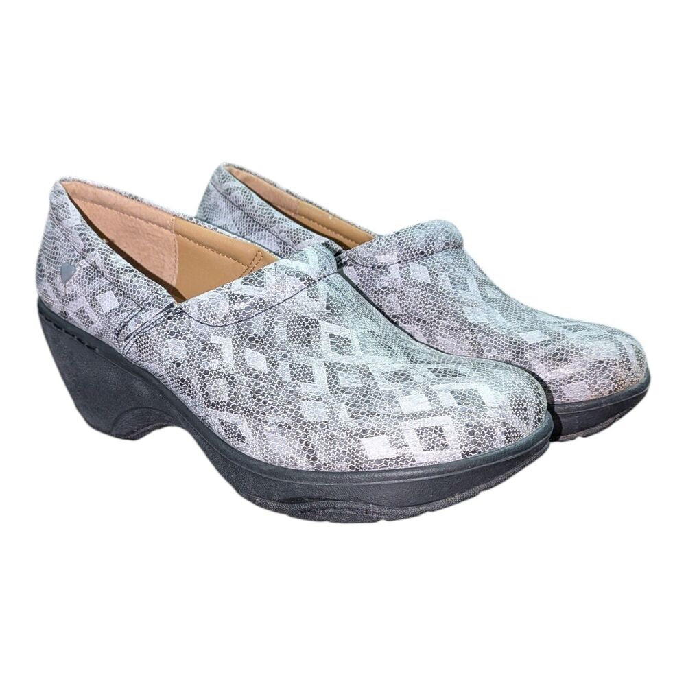 Nurse Mates Bryar Women's Slip-Resistant Leather Clogs Grey Diamond Print 9 M